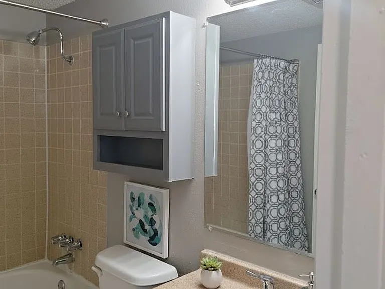 Danish Village Apartments — Photo 44