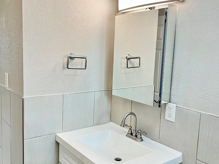 3024 N 39th St #4 — Photo 34