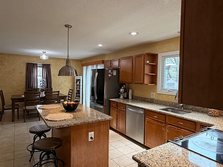 171 Arnold Ave — Photo 7