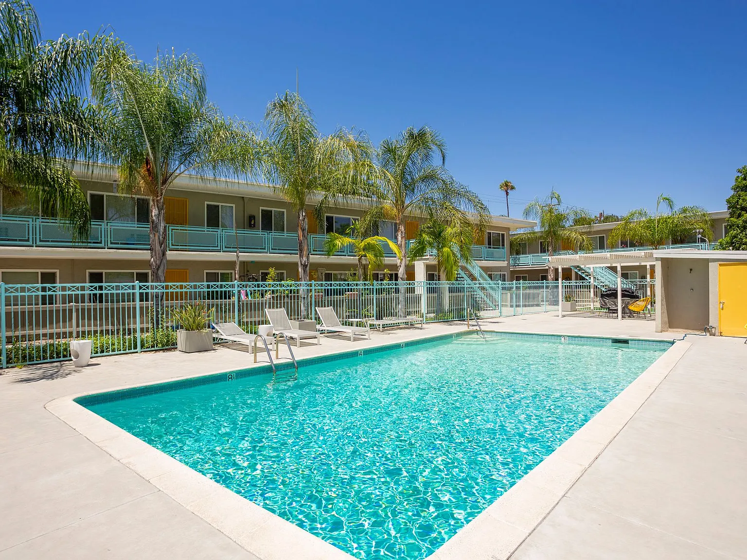 Grossmont Apartments — Photo 1