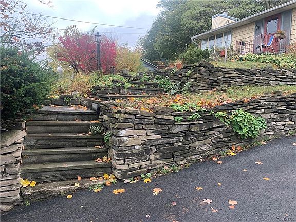 5th image of 105 Jane Dr