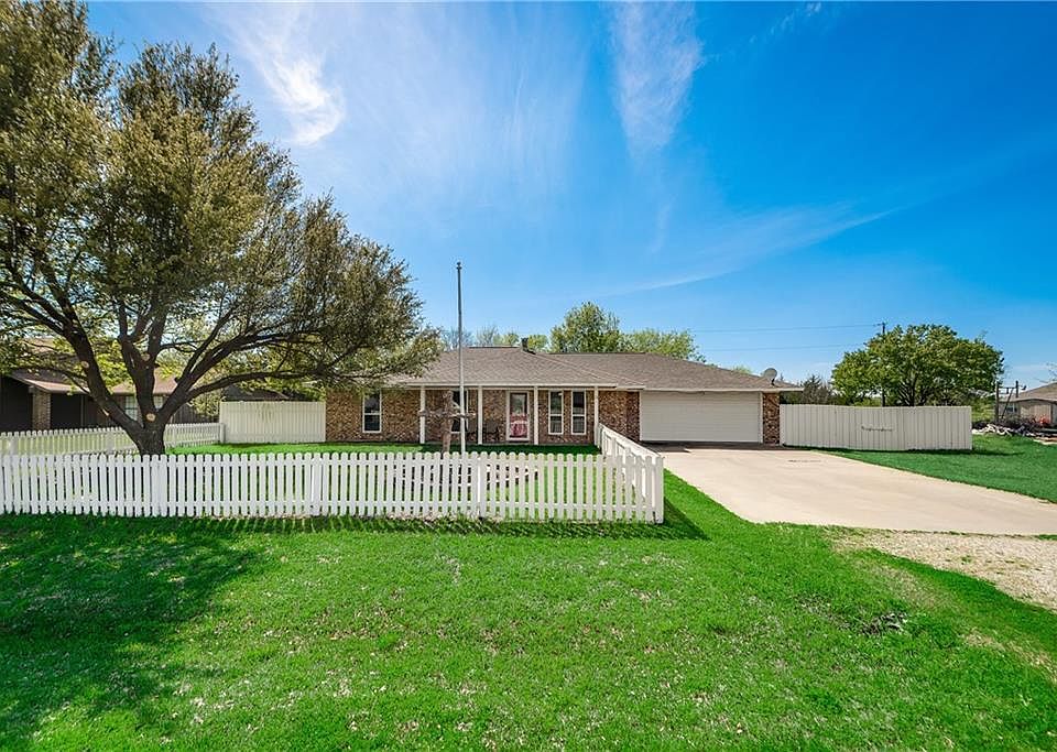 1st image of 111 Pecan Cir