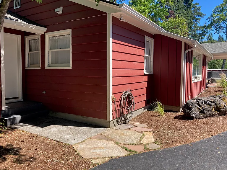 NE Salmon Creek Ave — Photo 36