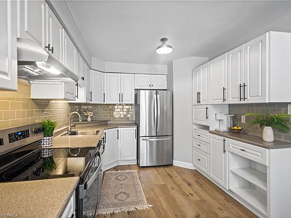 5th image of 149 Brantwood Park Rd #F
