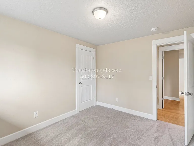 2791 Warwick St — Photo 26