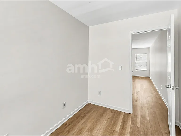 4108 Hampstead Village Dr — Photo 14