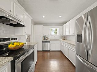 5705 Melody Ln, Dickinson, TX 77539