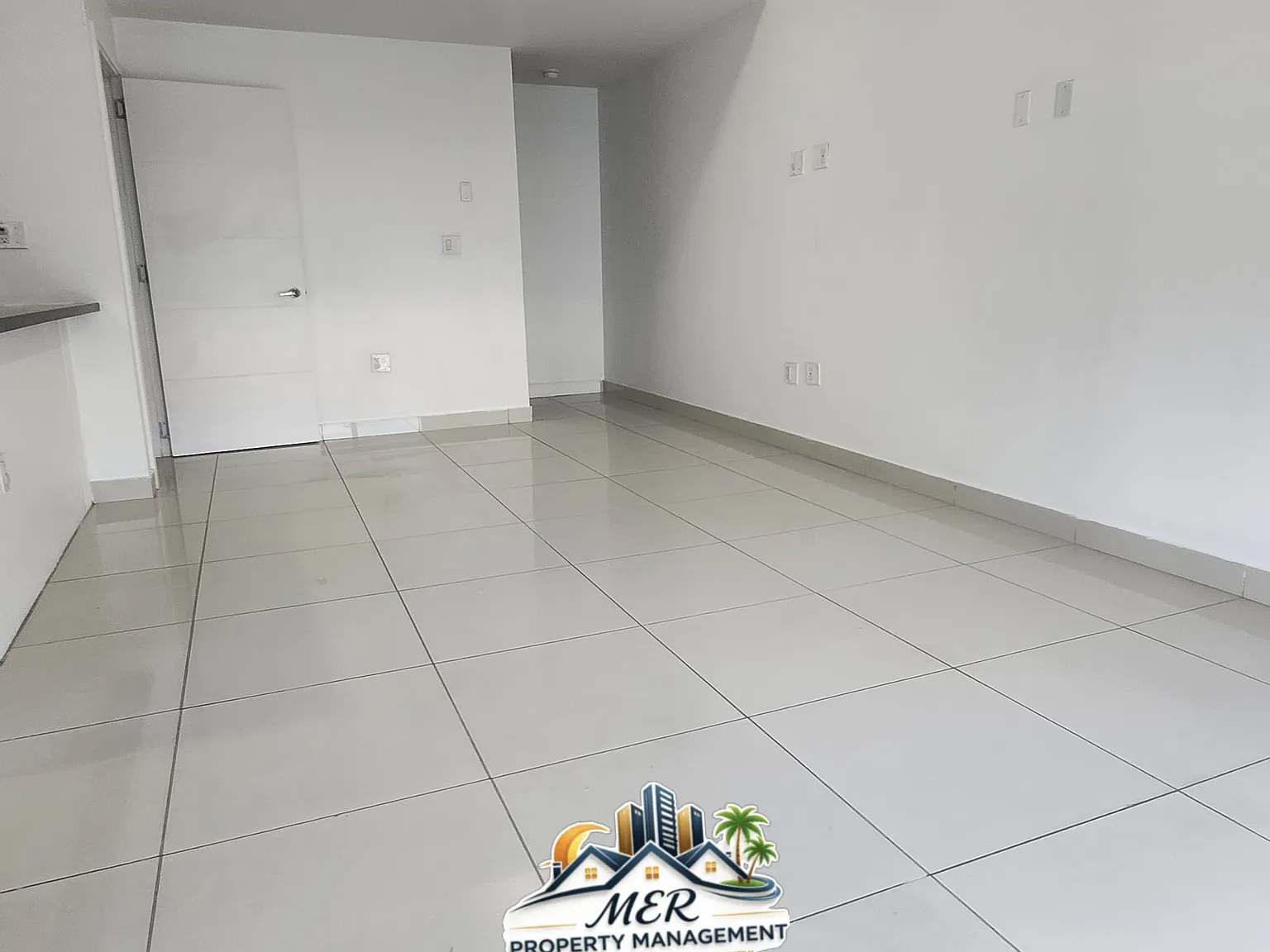 3 bed, 2.5 bath, 350 sqft, $2,400 — Photo 4
