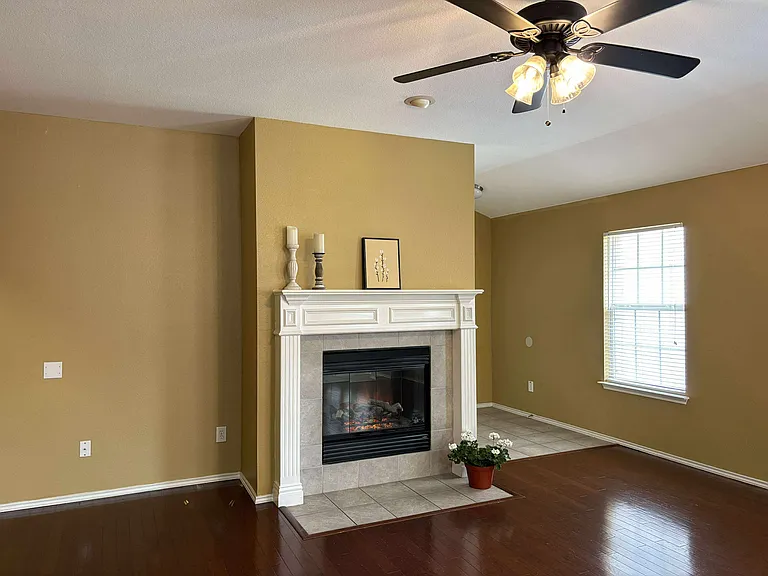 209 Moonlight Dr — Photo 11