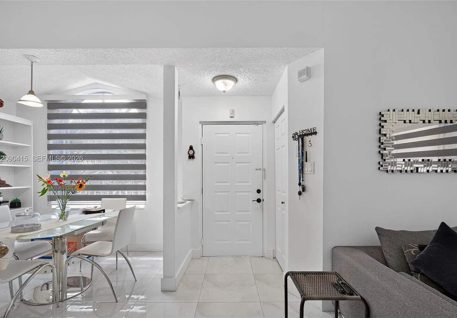 Royal Palm Place — Photo 3