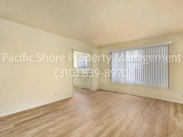 11th Street Apartments — Photo 2