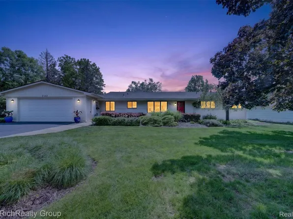 7117 Ward Eagle Dr, West Bloomfield, MI 48322