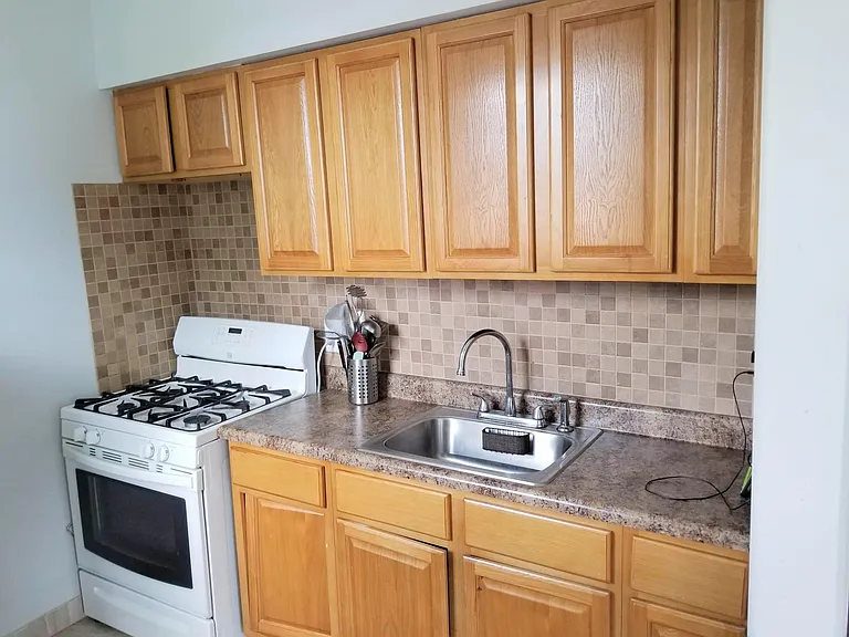 512 Fiot Ave #B — Photo 6
