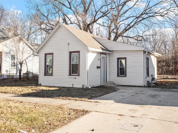 616 3rd St, Perry, IA 50220