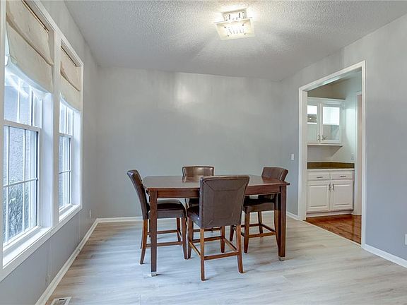 5th image of 7811 NW Dalton Ct