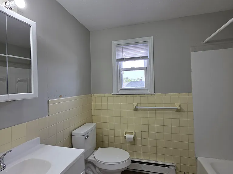 451 Main St #D — Photo 6