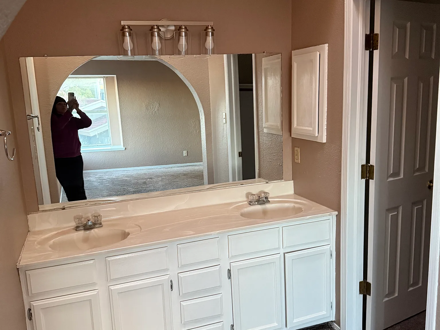 4 bed, 1688 sqft, $1,700 — Photo 3