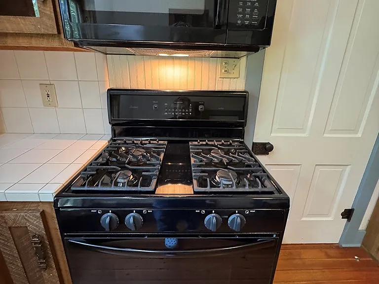 509 W Creek St — Photo 18