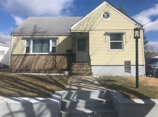 325 Princess Ave, Cranston, RI 02920