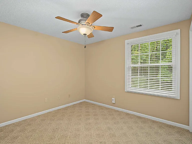 106 Dilworth Ct — Photo 33