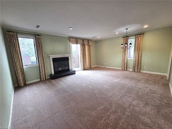 4th image of 203 Forest View Ct