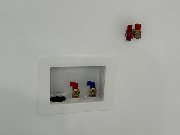 5th image of 300 S Soto St #1
