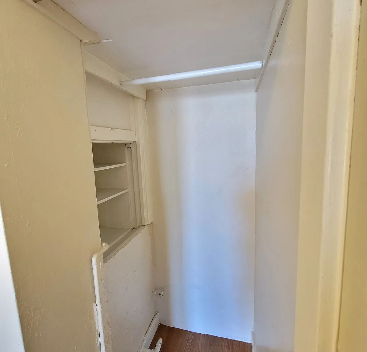 1 bed, 1.5 bath, $1,100 — Photo 3