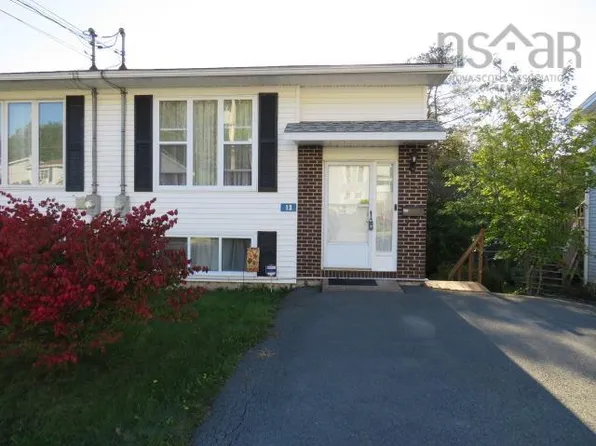 13 Florence Place Ct, Halifax, NS B4C 3X3
