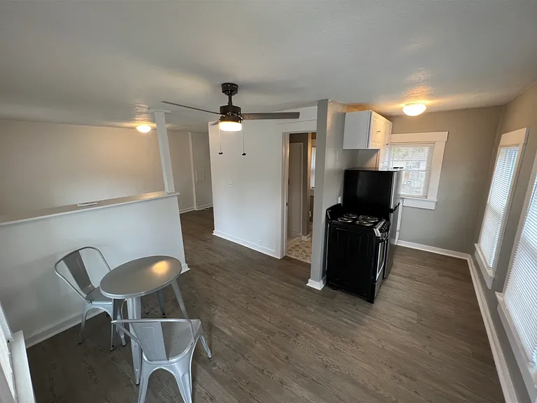 312 W Center St — Photo 9