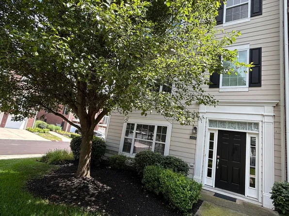 8268 Jo Ellen Dr, Fishers, IN 46038