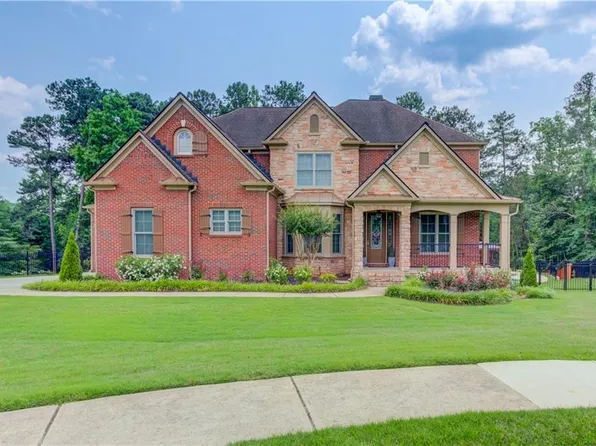 1283 Silver Trace Dr SW, Lilburn, GA 30047