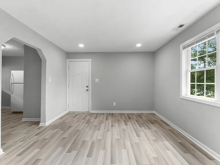 1415 Commerce Ave #1 — Photo 6