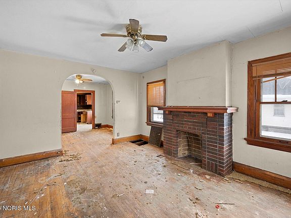 5th image of 910 Woodward Ave