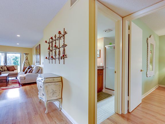 5th image of 37 Stratford Ln #37A