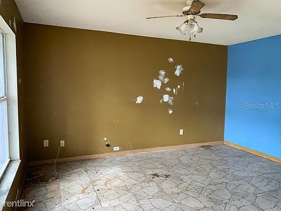 5th image of 8807R N Greenwood Ave