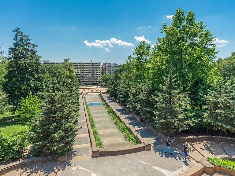 Adams Garden Towers — Photo 18