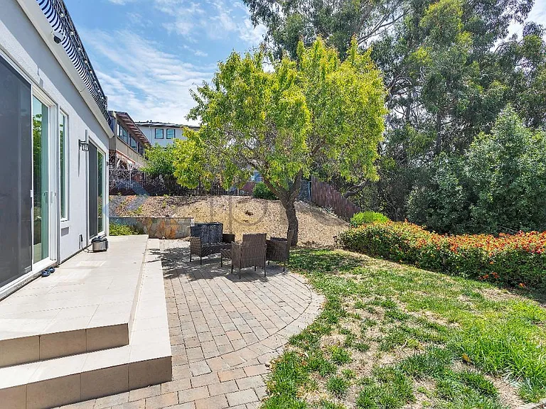 1109 Palisade St — Photo 5
