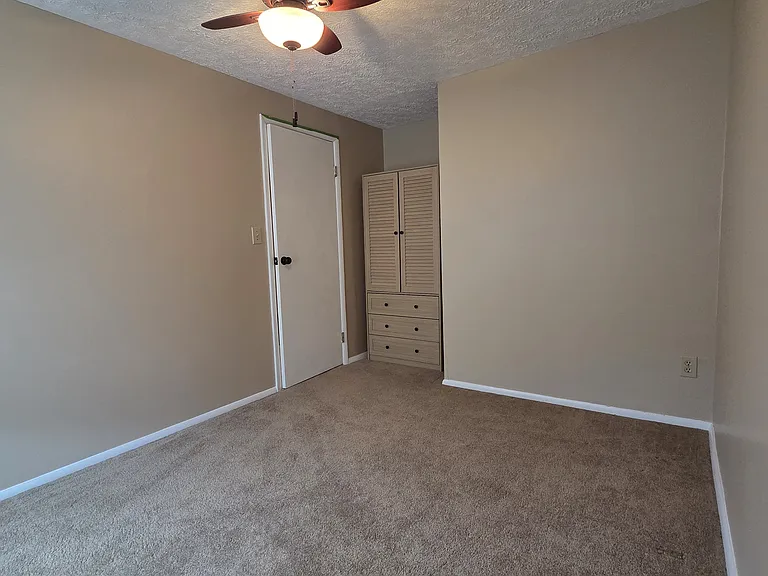 7746 Kidwell Ct — Photo 24