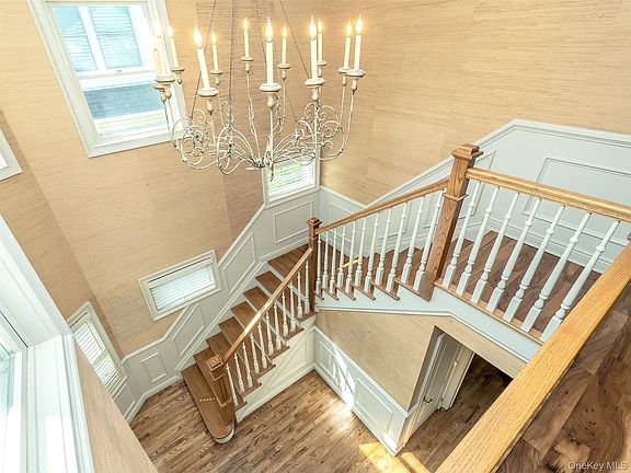4th image of 21 Marwood Road N