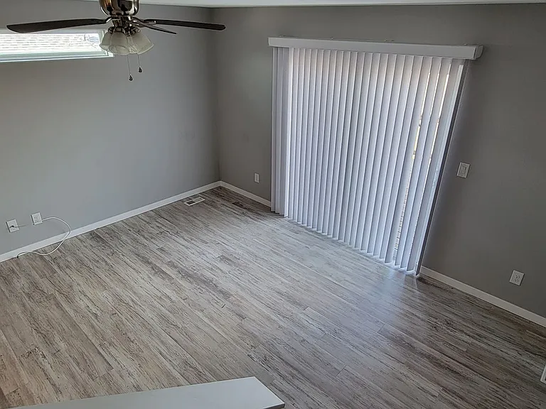 823 Grindstone Cir — Photo 2