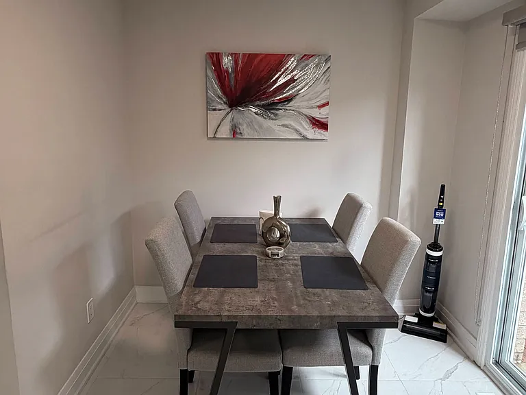 118 Athabaska Rd — Photo 11