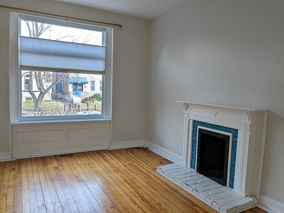 4th image of 2705 S Compton Ave