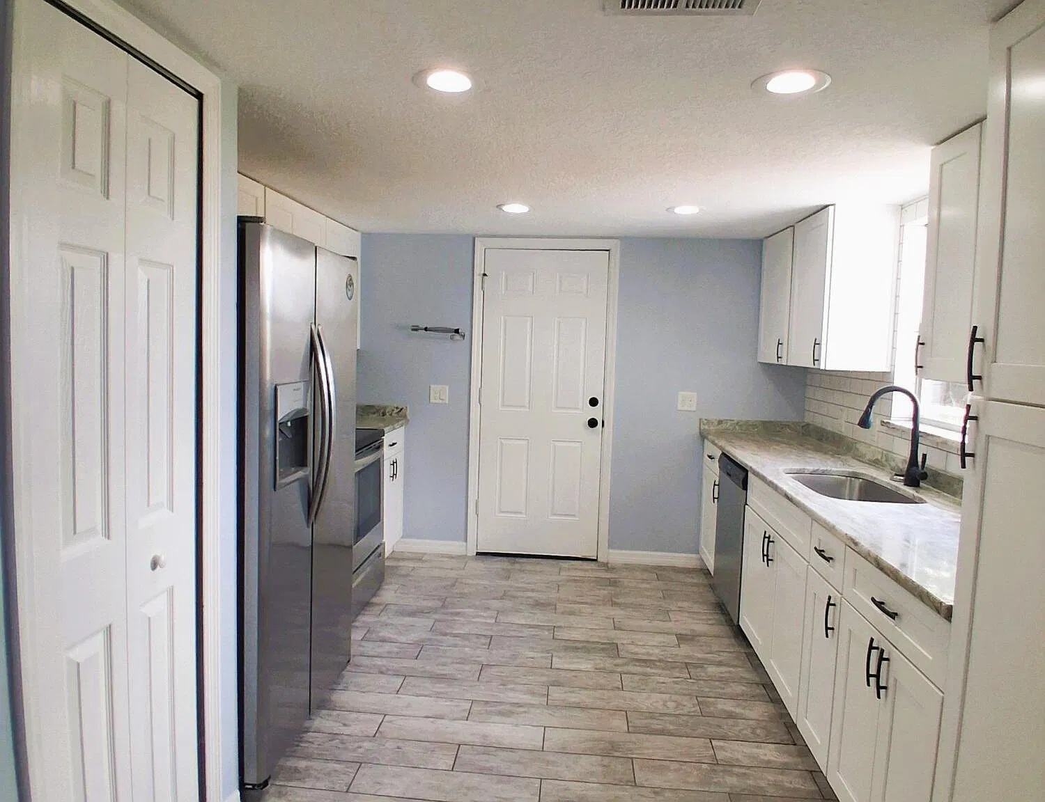 4 bed, 2.5 bath, 1568 sqft, $2,300 — Photo 4