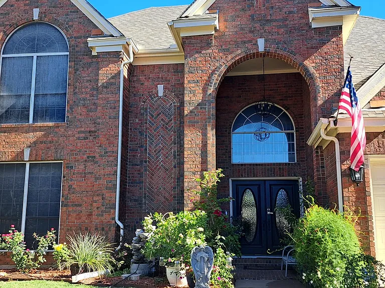 2102 Mikasa Ct — Photo 10