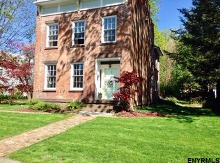 554 1st Ave, Troy, NY 12182