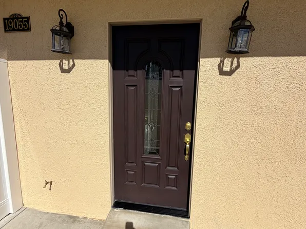 19055 Gledhill St, Northridge, CA 91324