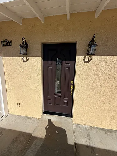 19055 Gledhill St Photo 1