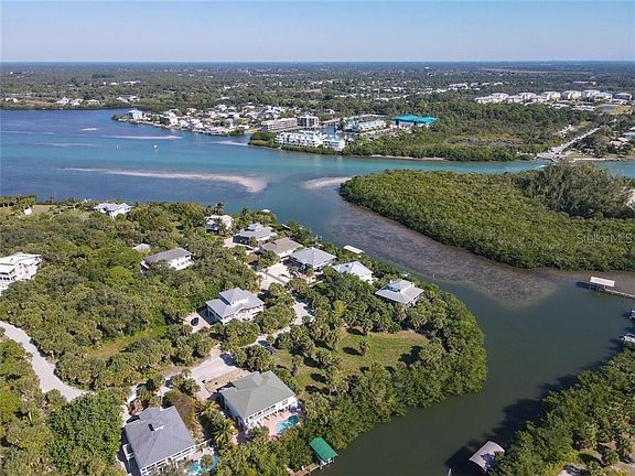 3rd image of 26 Bayshore Cir
