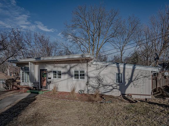 3rd image of 96 Ridgeview Rd