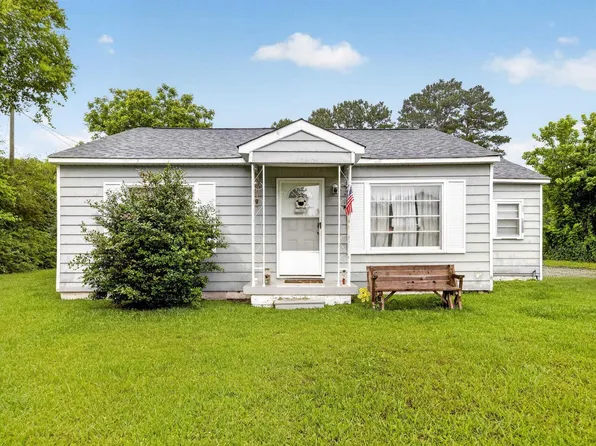 5509 Glade Rd, Anniston, AL 36206
